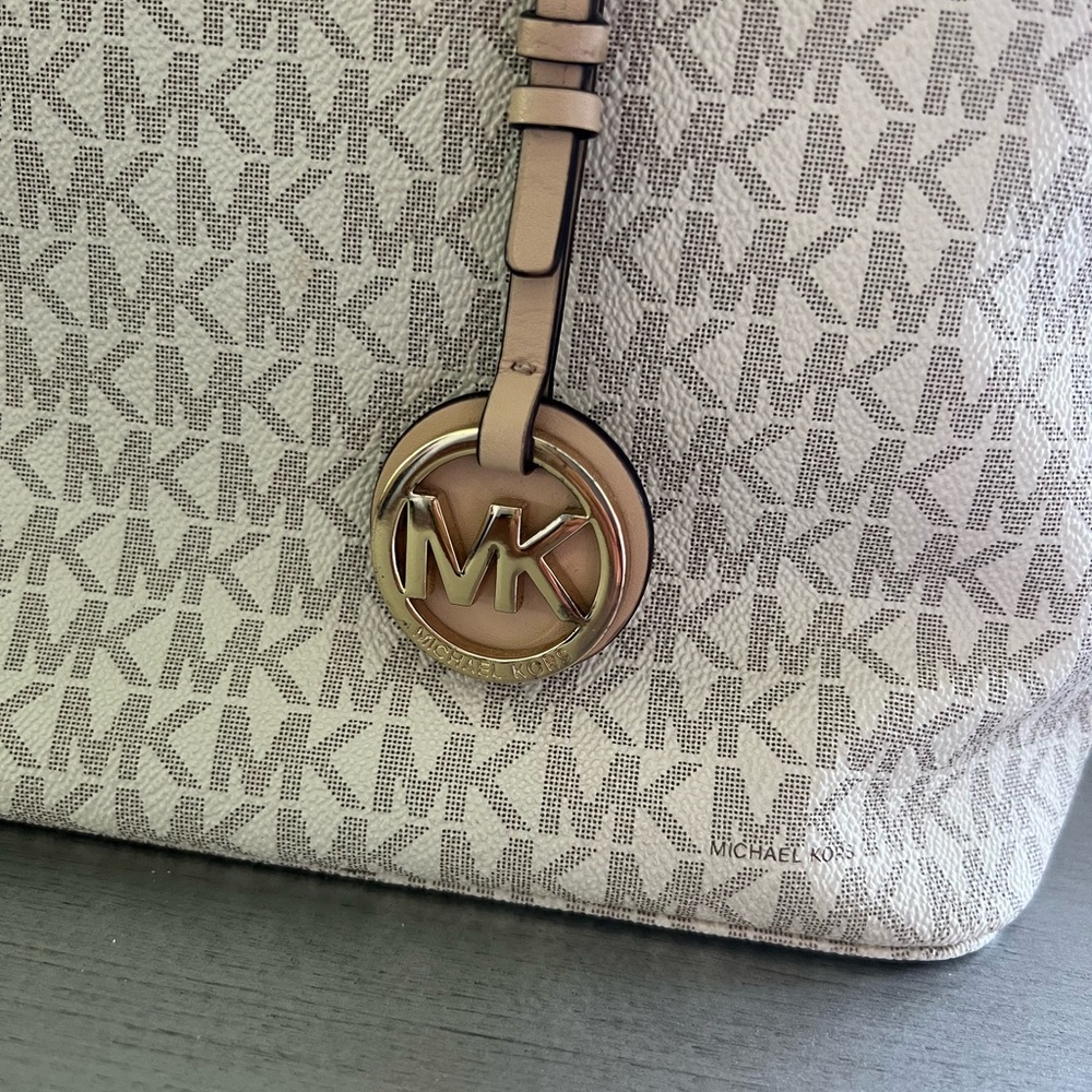 MICHAEL Michael Kors Jet Set Travel Medium Top Zip Tote Vanilla - Picture 2 of 9